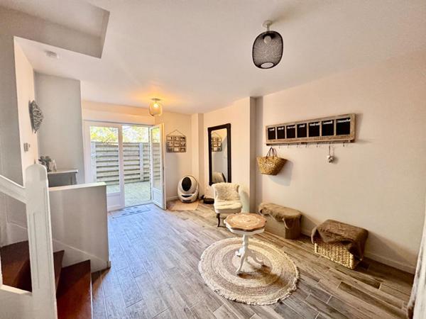 Maison moderne ,125m2, 3 chambres ,2 terrasses, cour, garage  Quartier HENRIVILLE AMIENS