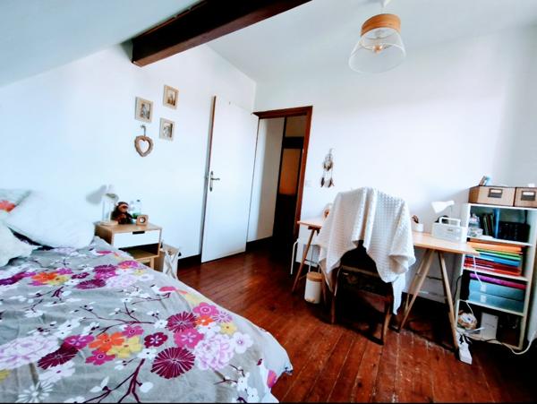 Maison
         5 pièces
        - 122 m² 335 000 € *