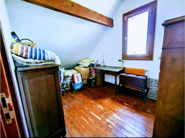 Maison
         5 pièces
        - 122 m² 335 000 € *