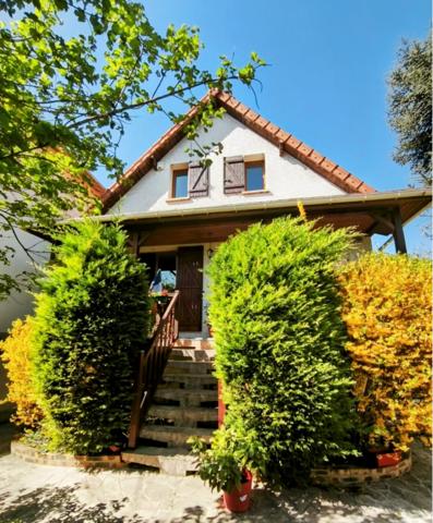 Maison
         5 pièces
        - 122 m² 335 000 € *