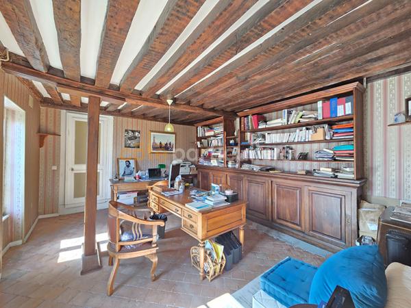 Vente
                Maison353 m² - 12 Pièces -
                    CHATEAUNEUF SUR LOIRE (45110)