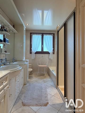 Maison à vendre 7 pièces 176 m² Pont-Sainte-Marie