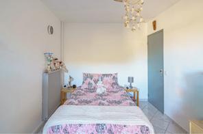 Sur Istres, Appartement de type 4 entièrement rénové avec balcon et cave