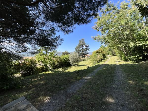 Maison 11 pièces - 215 m²