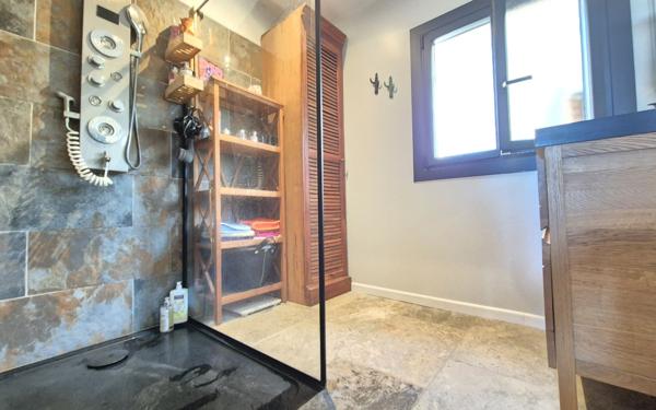 Maison à vendre    5 pièces •  Sanary-sur-Mer