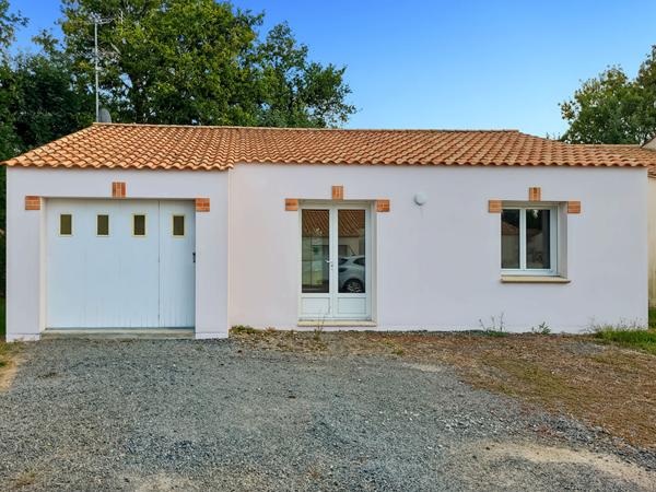 CHALLANS , proximité à pied des halles !