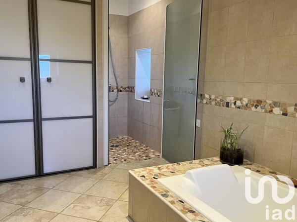 Maison 9 pièces de 200 m² à Alès (30100)