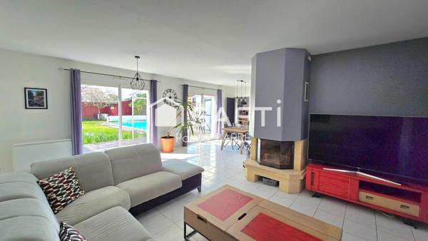 Maison familiale avec piscine, beaux volumes et jardin au calme aux Sables-d’Olonne