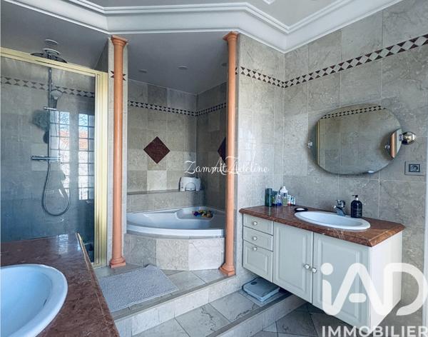 Maison à vendre 8 pièces 227 m² Aulnay-sous-Bois