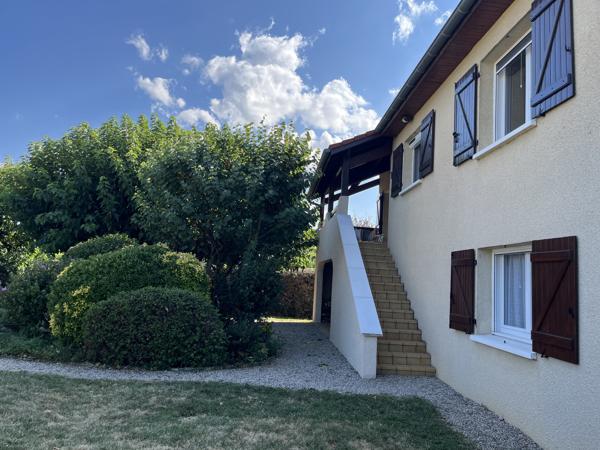 GENAS - MAISON 121 m² 4 CHAMBRES - TERRAIN ARBORE 710 m²
