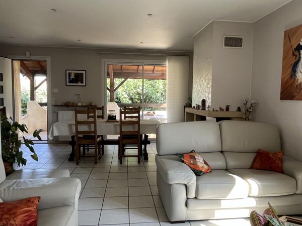 GENAS - MAISON 121 m² 4 CHAMBRES - TERRAIN ARBORE 710 m²