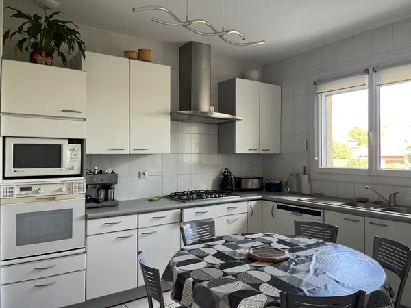 GENAS - MAISON 121 m² 4 CHAMBRES - TERRAIN ARBORE 710 m²