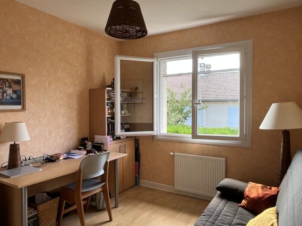 GENAS - MAISON 121 m² 4 CHAMBRES - TERRAIN ARBORE 710 m²