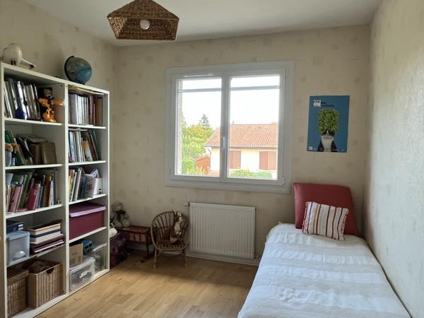 GENAS - MAISON 121 m² 4 CHAMBRES - TERRAIN ARBORE 710 m²