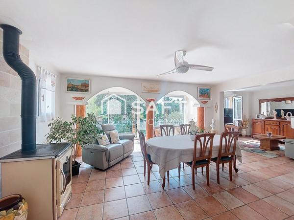 Maison spacieuse – 182 m²  – avec piscine, garages, carport, potentiel locatif.