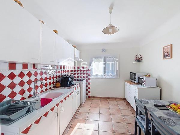 Maison spacieuse – 182 m²  – avec piscine, garages, carport, potentiel locatif.