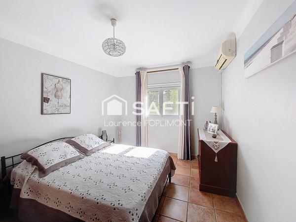 Maison spacieuse – 182 m²  – avec piscine, garages, carport, potentiel locatif.