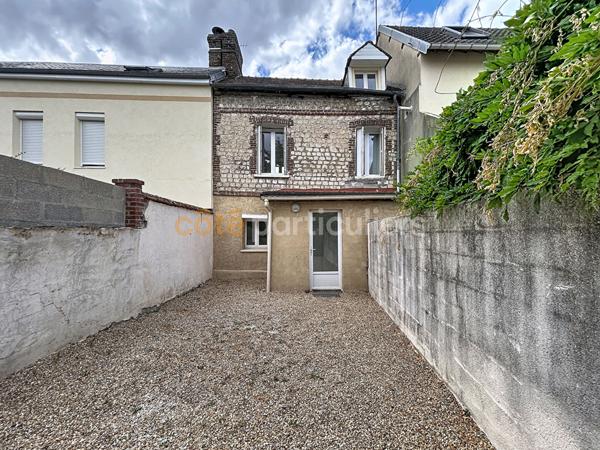 Vente
                Maison62 m² - 3 Pièces -
                    CAUDEBEC LES ELBEUF (76320)