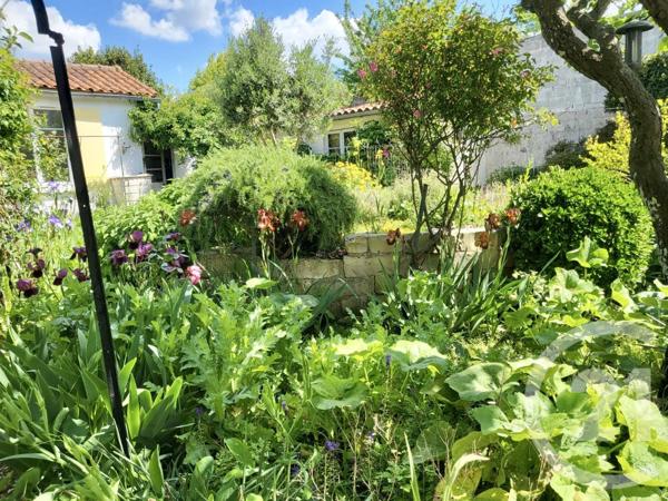 Maison à vendre  8 pièces - 166,30 m 2   FOURAS  - 17