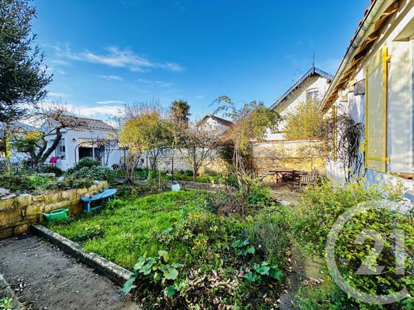 Maison à vendre  8 pièces - 166,30 m 2   FOURAS  - 17