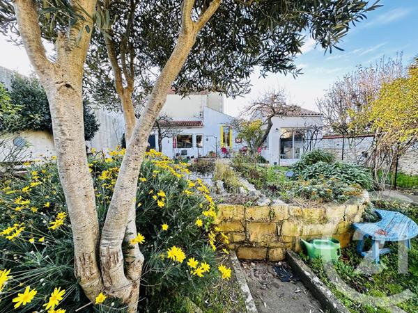 Maison à vendre  8 pièces - 166,30 m 2   FOURAS  - 17