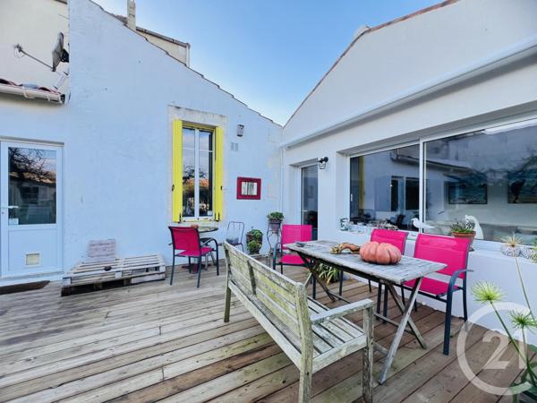 Maison à vendre  8 pièces - 166,30 m 2   FOURAS  - 17