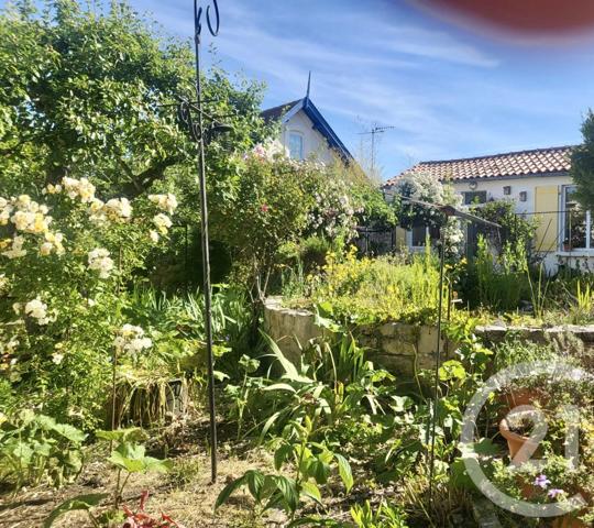 Maison à vendre  8 pièces - 166,30 m 2   FOURAS  - 17