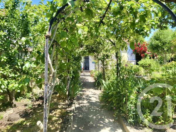 Maison à vendre  8 pièces - 166,30 m 2   FOURAS  - 17