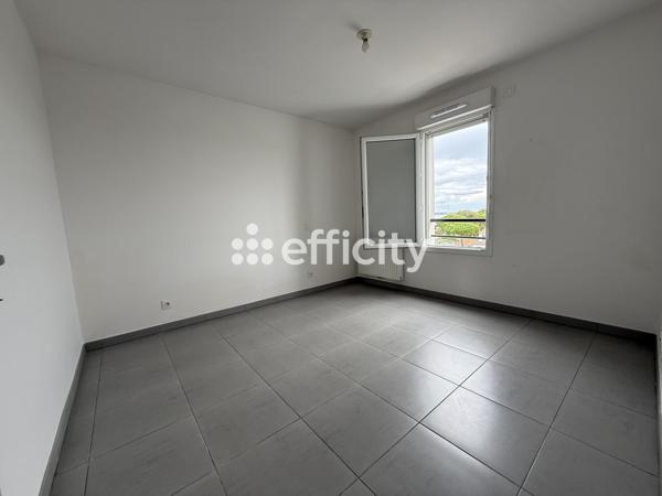 Appartement
         2 pièces
        - 43 m² Exclusivité 235 000 € *