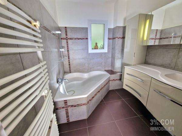 Grande villa de 260m² rénovée avec piscine Puget-sur-Argens (83480)