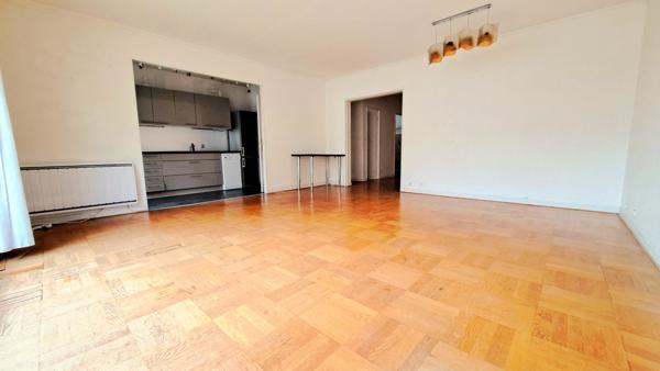 Appartement T3 - 2 chambres - 84 m2 -