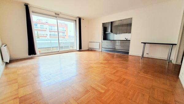 Appartement T3 - 2 chambres - 84 m2 -