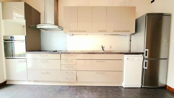 Appartement T3 - 2 chambres - 84 m2 -