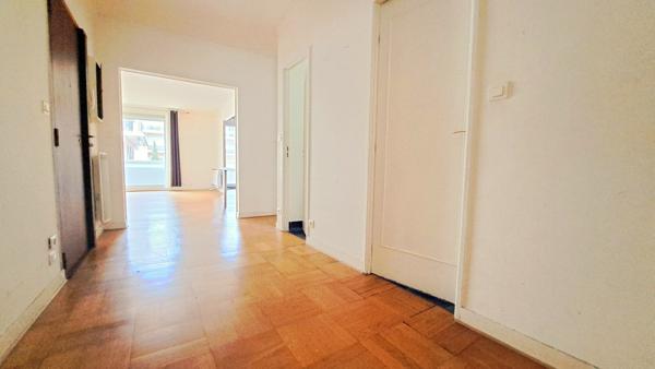 Appartement T3 - 2 chambres - 84 m2 -