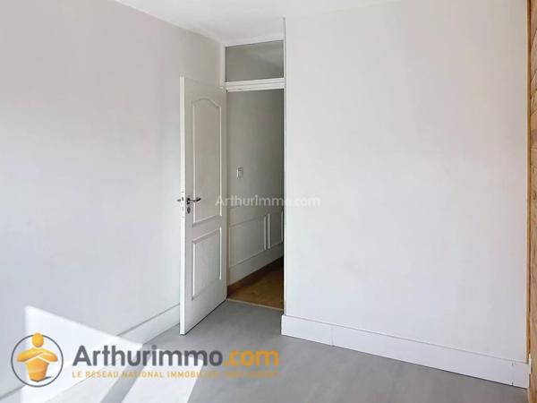 Location                                                      Appartement
                        
                     3 pièces                      65 m2                     à Reims