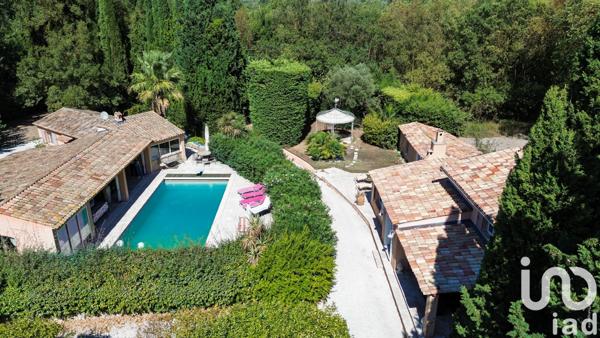 Maison à vendre 9 pièces 204 m² Roquebrune-sur-Argens