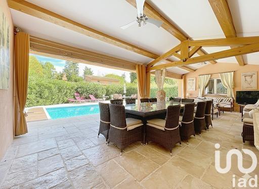 Maison à vendre 9 pièces 204 m² Roquebrune-sur-Argens