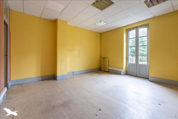 Maison à vendre |  Roquefort |  9 pièces | 367 m²