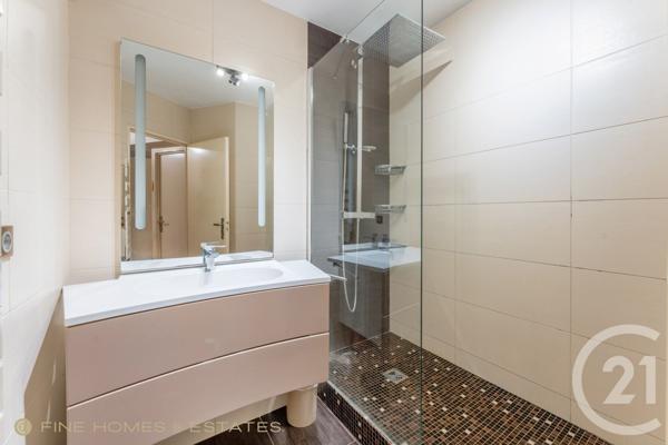 Appartement F5 à vendre  5 pièces - 111,51 m2 PARIS - 75014