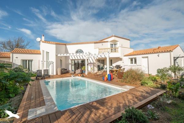 Maison à vendre |  Saint-Denis-d'Oléron |  8 pièces | 251 m²