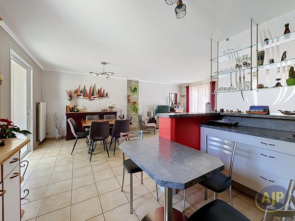 Maison à vendre Challans - 5 pièces, 135m² avec 3 chambre(s) à 364 900€ - AJP Immobilier Challans