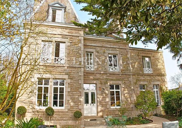 Charmante demeure bourgeoise du XIXe siècle à Dinan
