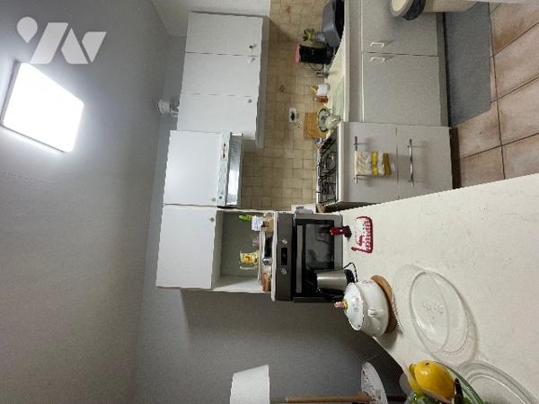 Vous cherchez un bon investissement, venez visiter cet immeuble avec une rentabilité de 5%