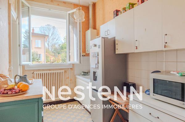 A Blaye-les-Mines, maison mitoyenne d'un côté 4 pièces principales sur sous-sol complet avec terrain attenant