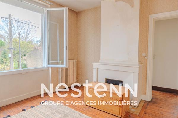 A Blaye-les-Mines, maison mitoyenne d'un côté 4 pièces principales sur sous-sol complet avec terrain attenant