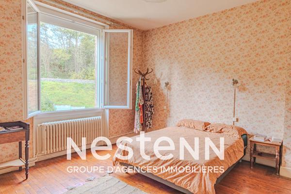 A Blaye-les-Mines, maison mitoyenne d'un côté 4 pièces principales sur sous-sol complet avec terrain attenant