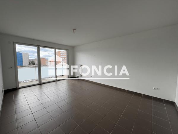 Location Appartement 2 pièces 61 m² - 47 RUE PIERRE TAITTINGER Reims 51100