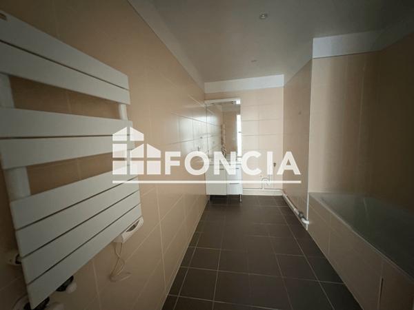 Location Appartement 2 pièces 61 m² - 47 RUE PIERRE TAITTINGER Reims 51100
