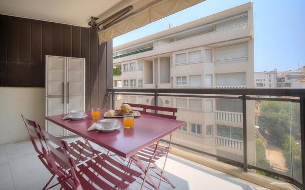 Appartement à vendre    2 pièces •  Cannes