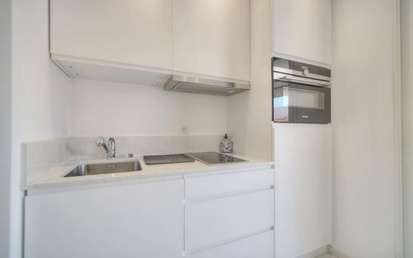 Appartement à vendre    2 pièces •  Cannes